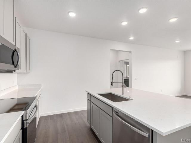 6153 N Ceylon Street # 202
