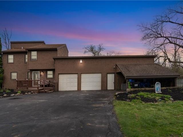 6153 N Kirkville Rd, Manlius, NY 13082