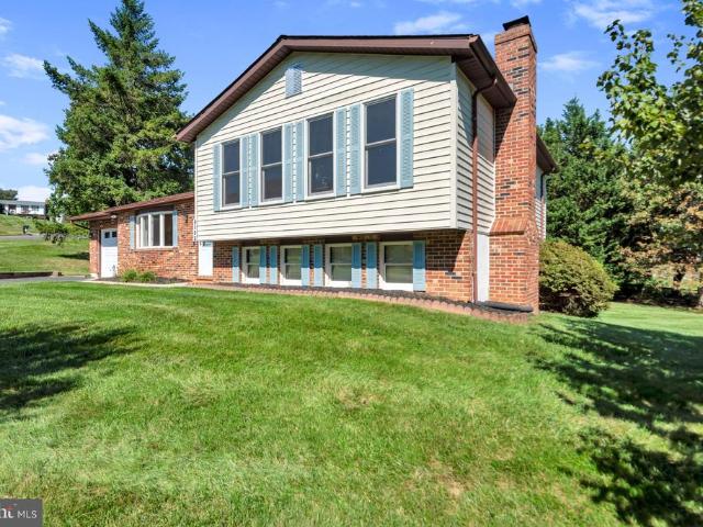 6153 Forest Lane
