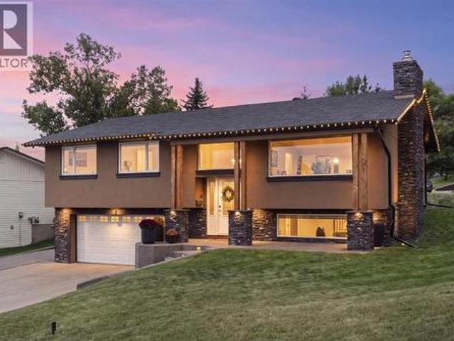 615 63 Avenue Nw, Calgary, AB, T2K 5L3 house for sale | Listing ID A2342 | Royal LePage