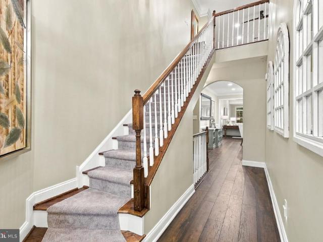 615 Cliff Lane