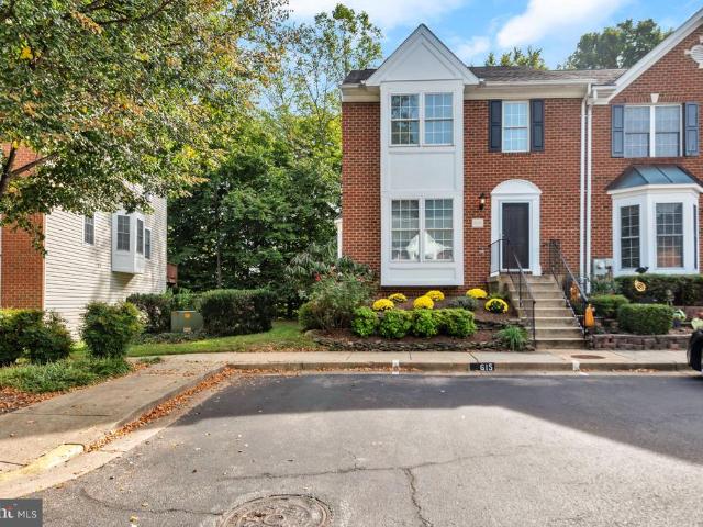 615 Bellerive Court