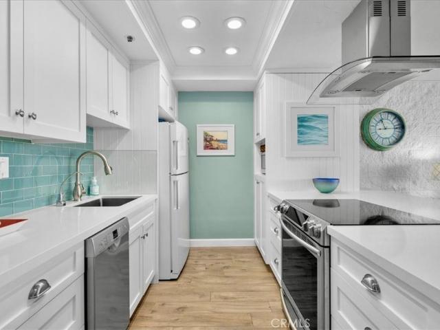 615 Esplanade, Unit 504, Redondo Beach, CA 90277 | MLS #SB26036