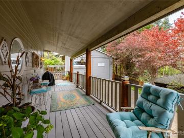 615 NE 4th Street