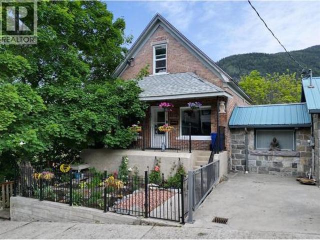615 Victoria Street, Nelson, BC, V1L 4L1 house for sale | Listing ID 10389 | Royal LePage