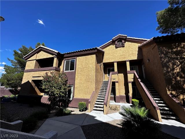 6164 Pine Villa Ave, 2 beds, 2 full baths