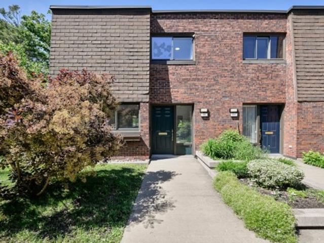 616Z Place De Saumur, Saint Lambert, QC, J4S 1S8 house for sale | Listing ID 19333 | Royal LePage