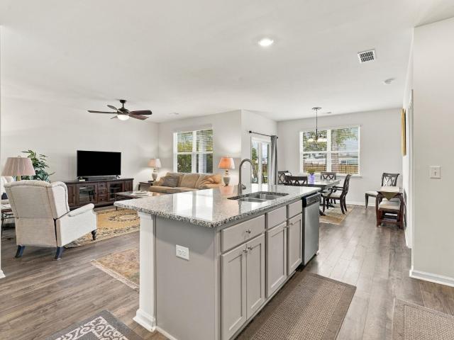 616 Coquina Bay Dr