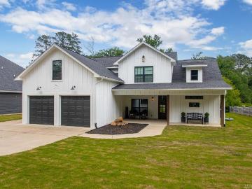 616 HIRAM Drive