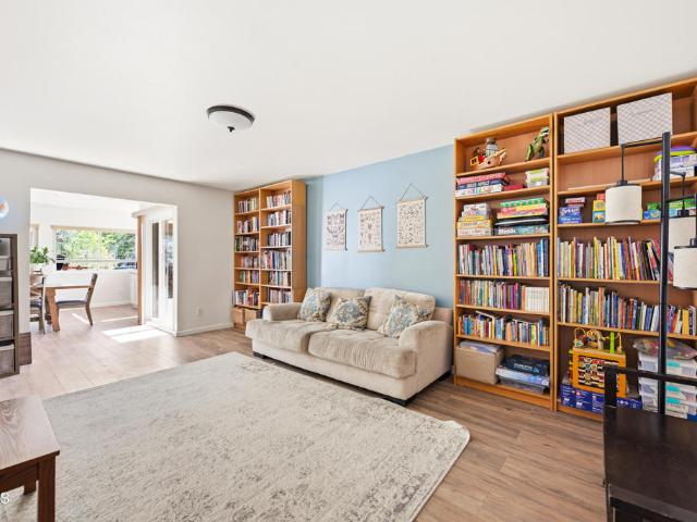 616 Island View Street