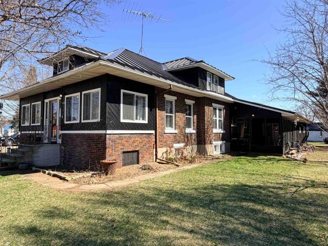 616 NE 3RD Street