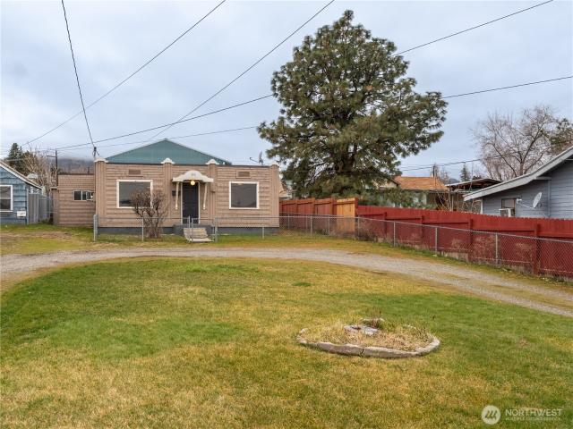 616 S Chelan Ave, Wenatchee, WA 98801 | MLS #2474