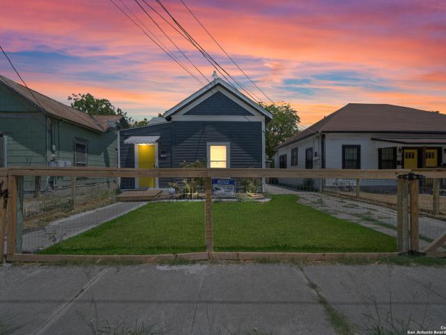 616 Willow, 3 beds, 2 full baths
