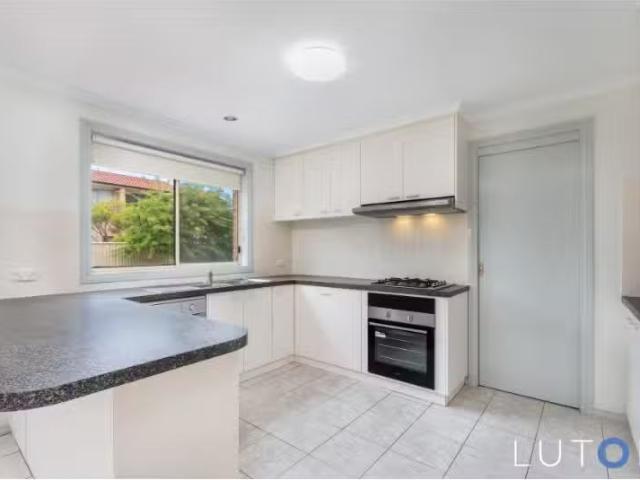 6/174 Clive Steele Avenue, Monash Townhouse for rent Listed b.