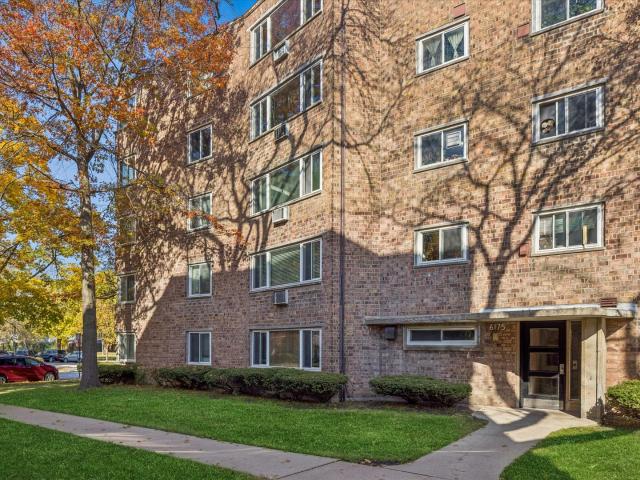6175 N Wolcott Avenue # 4C