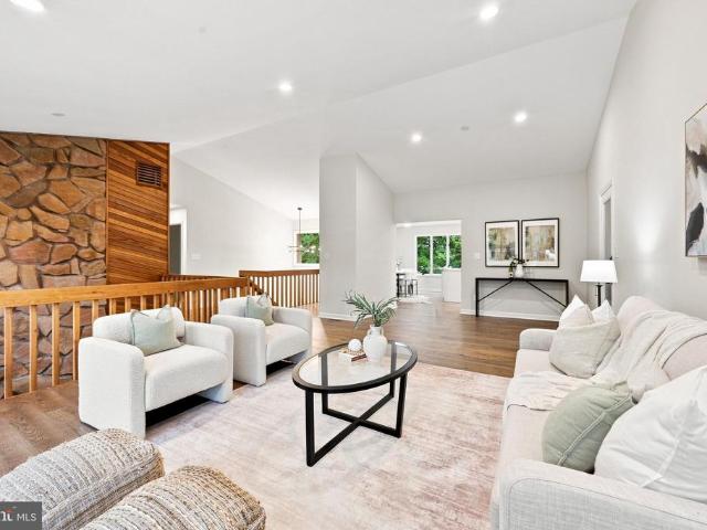 6176 Wooded Run Drive