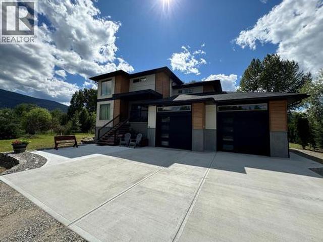 6177 12Th Street, Grand Forks, BC, V0H 1H0 house for sale | Listing ID 10367 | Royal LePage