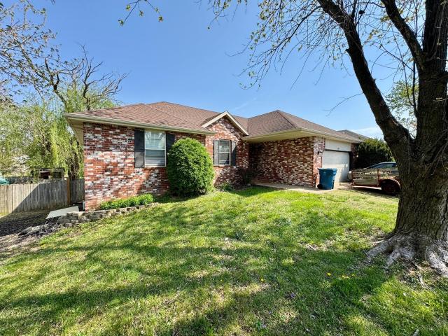 617 E Southeast Hills Court