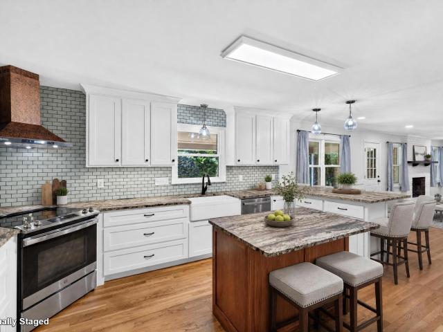 617 Sharondale Court