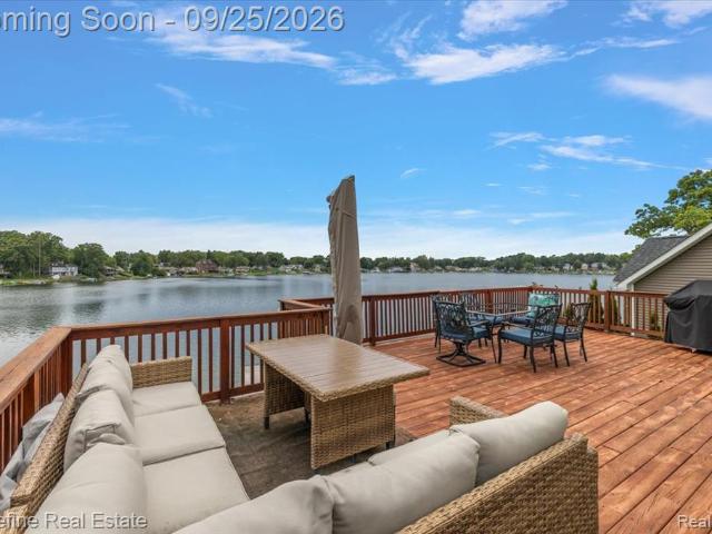6186 Fonda Lake Drive