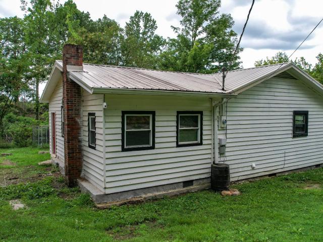 618 Carter Road SE
