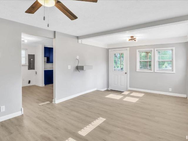 618 E Short Elm Street
