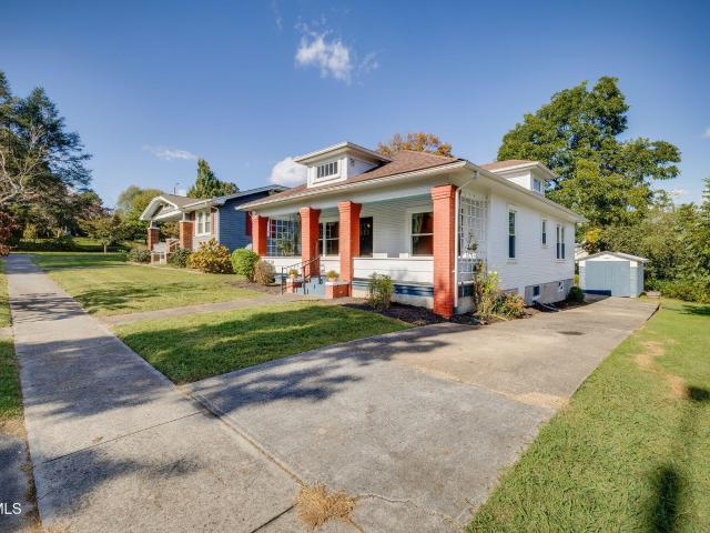 618 Hillcrest Drive