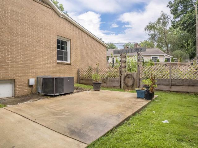 618 Oak Dr