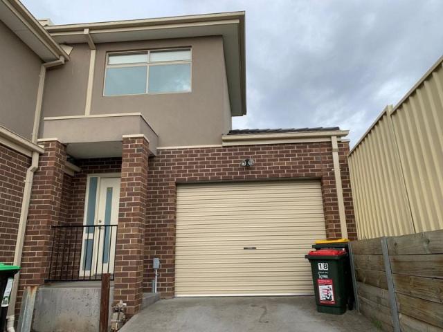 6/18 Shankland Boulvard, Meadow Heights