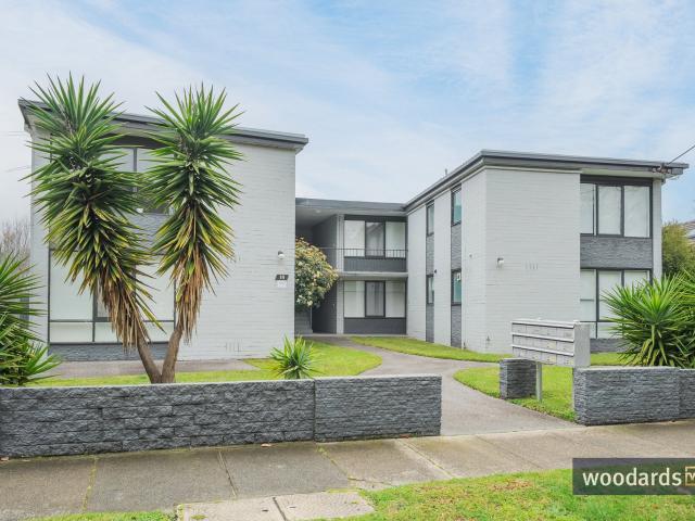 6/18 Park Crescent, Caulfield North