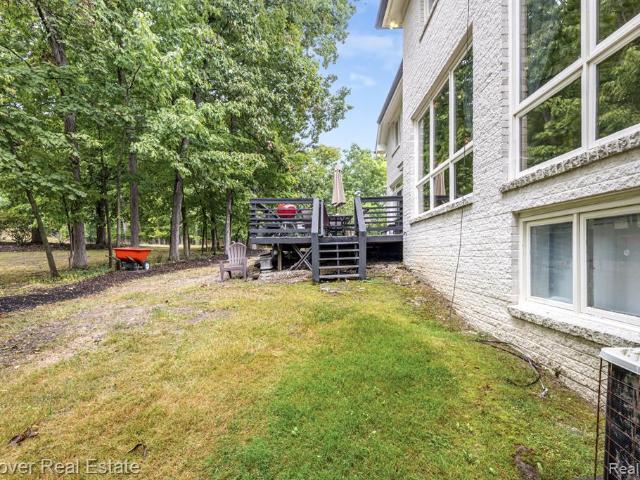 6195 Oak Trail