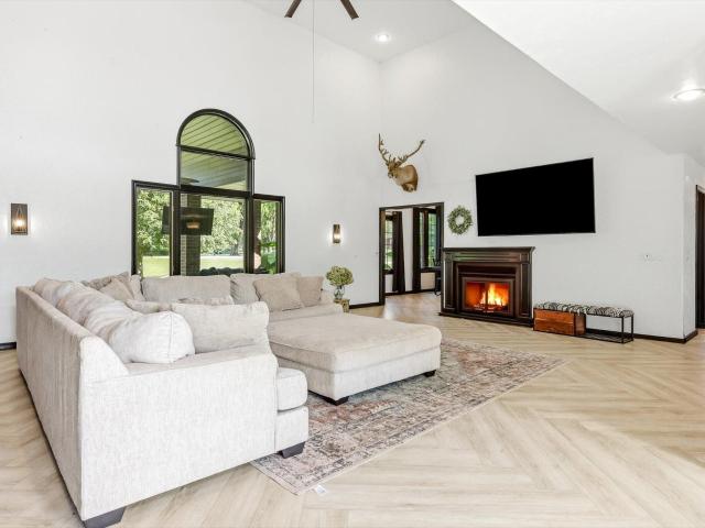 6191 S Meadowview Drive