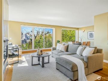 619 5th Avenue W # 302