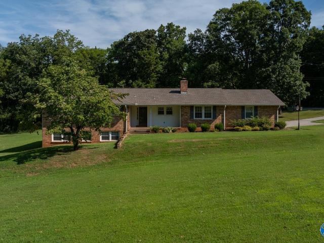 619 Dellwood Road SE