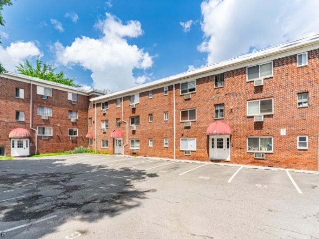 61 67 Union Avenue U D3