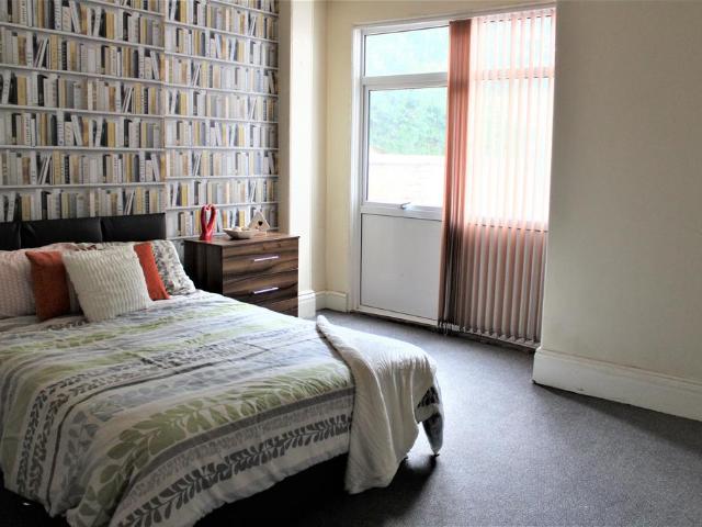 61 Wheelwright Road 2 bed house share to rent £550 pcm £127 pw