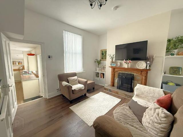 61 Antrim Road, Lisburn, BT28 3EB
