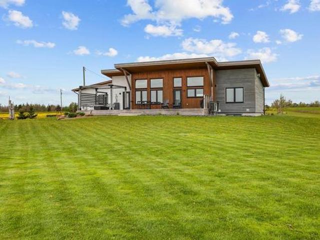 61 Battery Crescent, Georgetown, PE, C0A 1L0 house for sale | Listing ID 202612 | Royal LePage