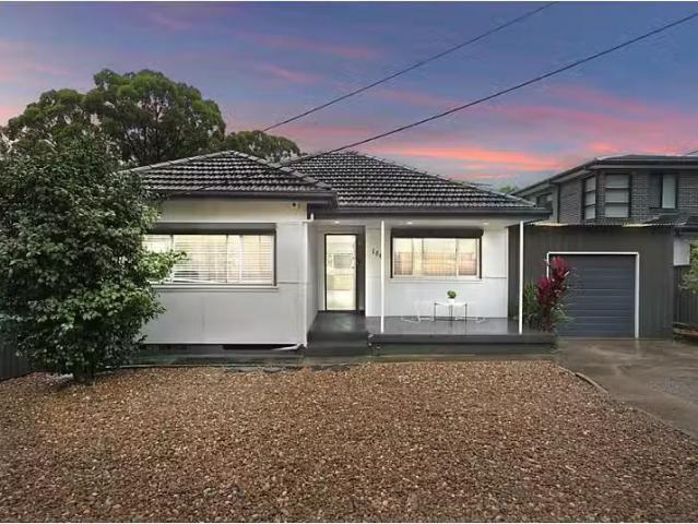61 Beatty Parade, Georges Hall House for rent Listed by Amie.