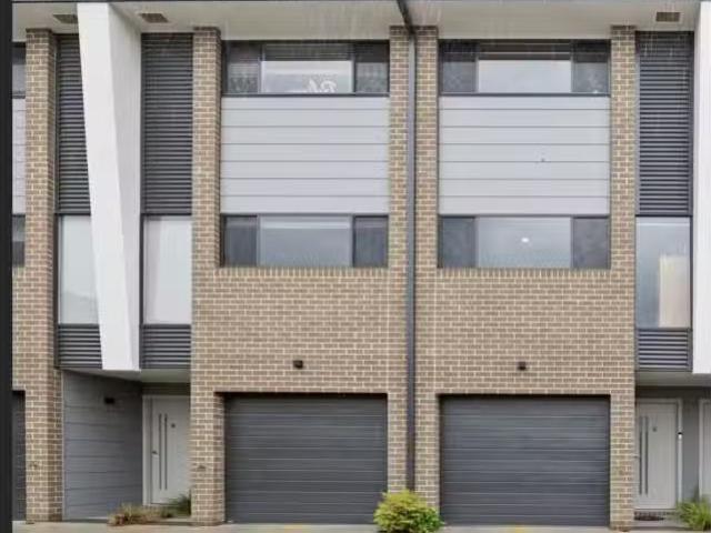 6/1 Bon Scott Crescent, MONCRIEFF Townhouse for rent Listed b.