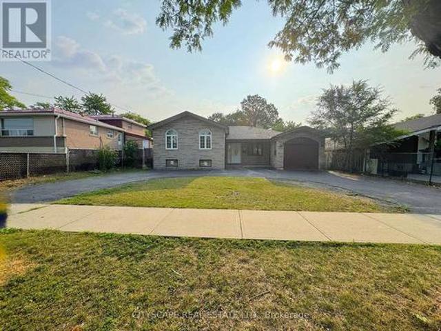 61 Bloomington Crescent, Toronto, ON, M3N 1R2 house for sale | Listing ID W13789 | Royal LePage