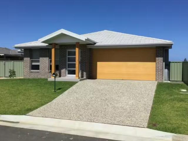61 Bluehaven Drive, OLD BAR House for rent Listed by Renae Ho.