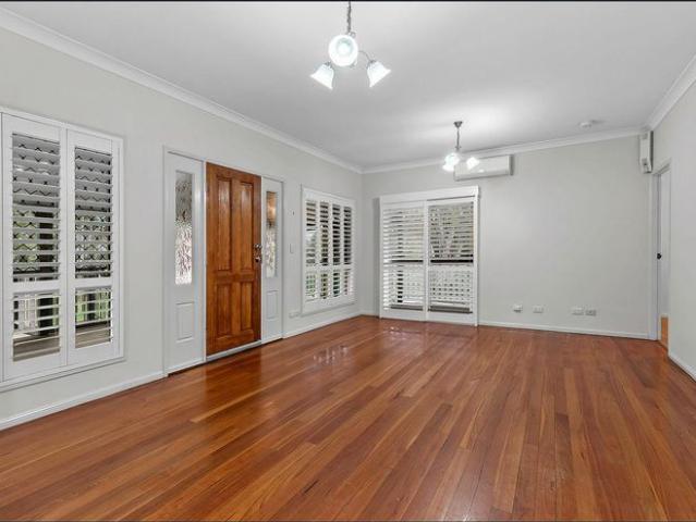 61 Captain Cook Parade, Deception Bay