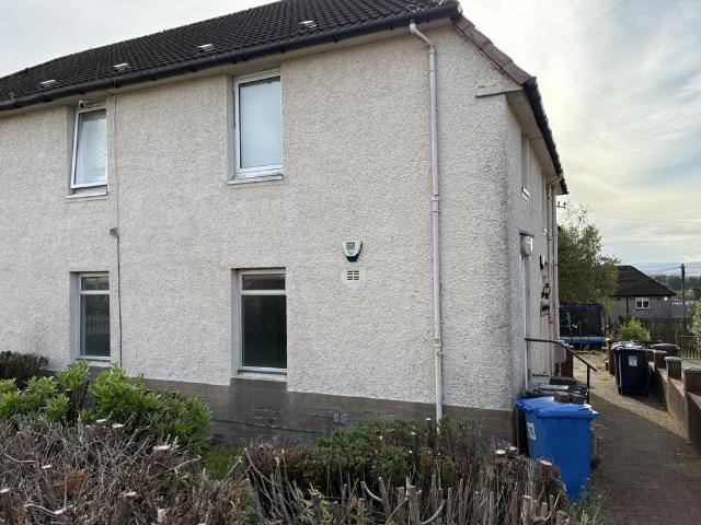 61 Carleith Avenue, Duntocher. 2 bed flat to rent £795 pcm £183 pw