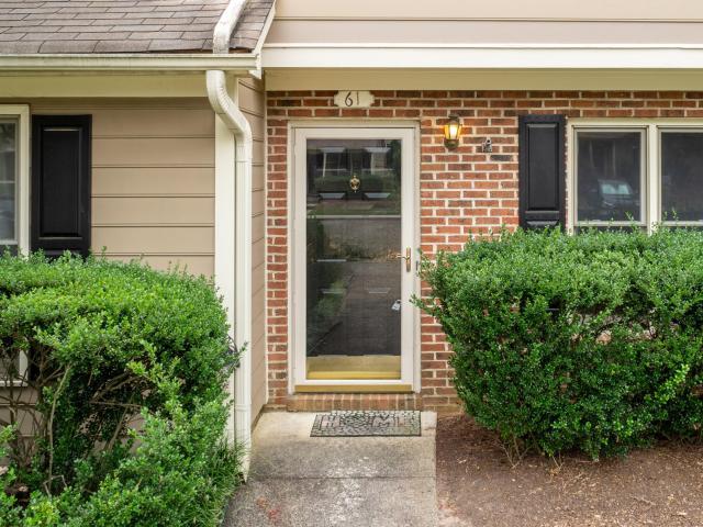61 Crystal Oaks Court