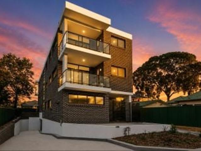 6/1 Dixon Street, Parramatta