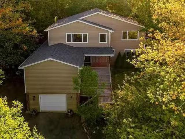 61 Donaldson Avenue, Halifax, NS, B3M 3B4 house for sale Li.