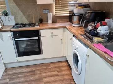 Wandle Park, London, Greater London - Equipped kitchen