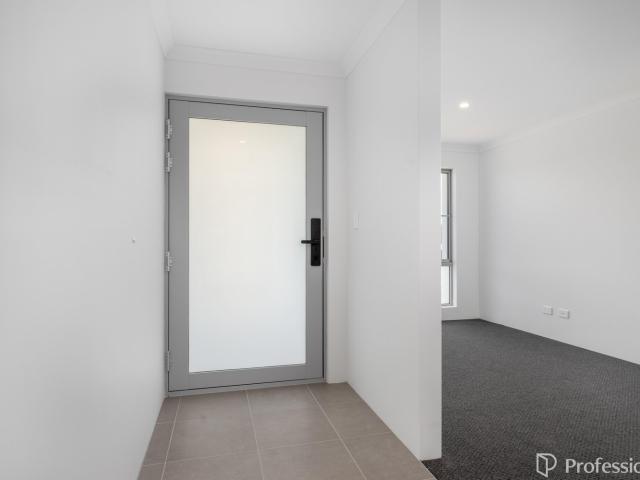 61 Framingham CrescentWellard WA 6170, Australia