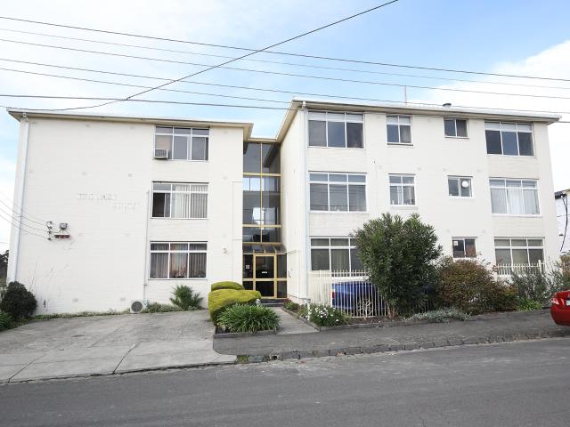 6/1 Fuller Street, Essendon